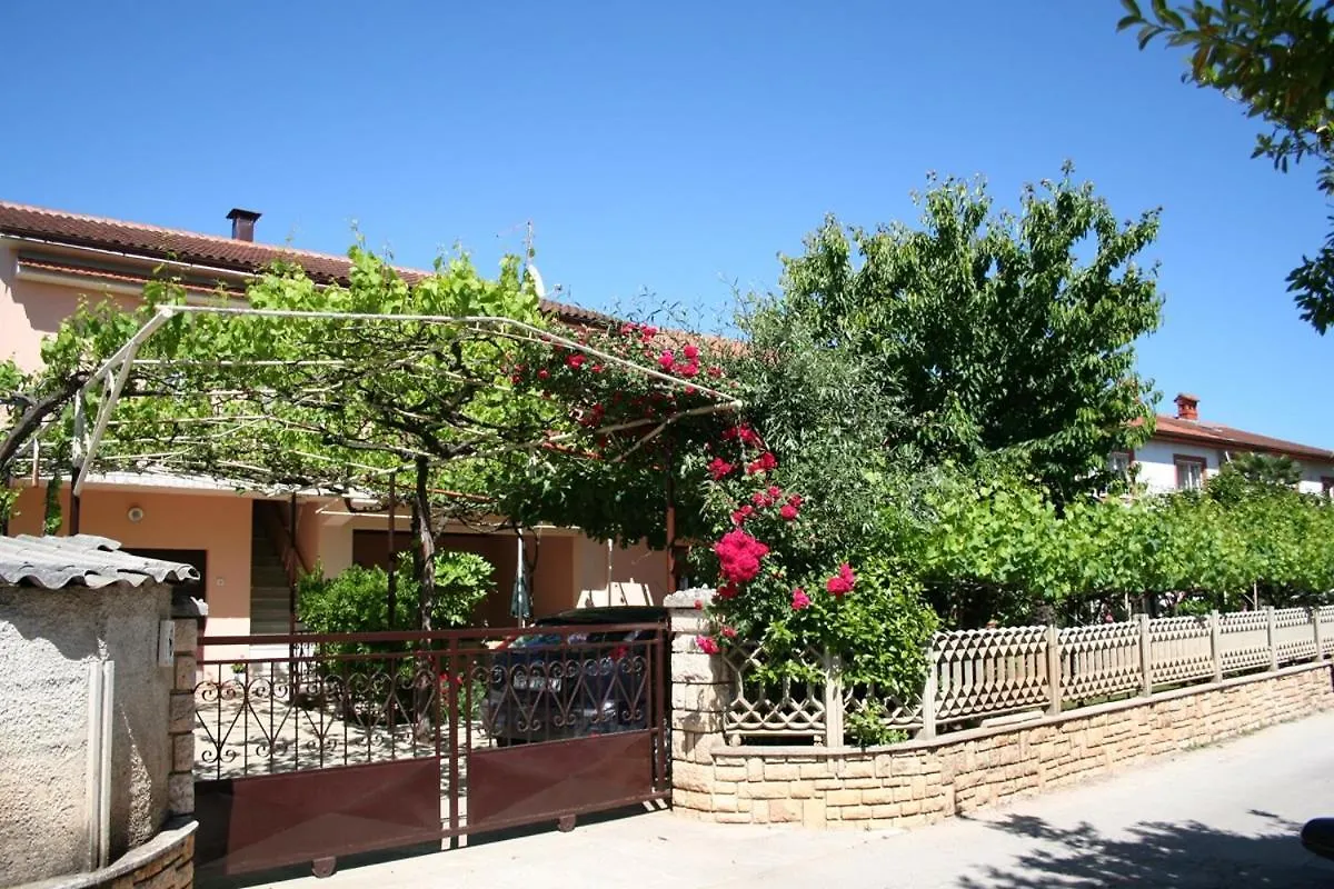 Apartment Ines Pula
